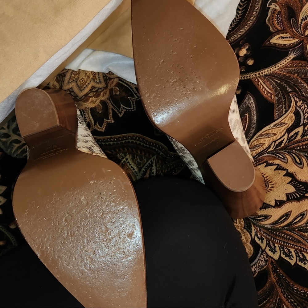 Michael Kors Python Snakeskin Boots US	   EU	     Inches6	     36.5	   8.87 - Picture 11 of 16